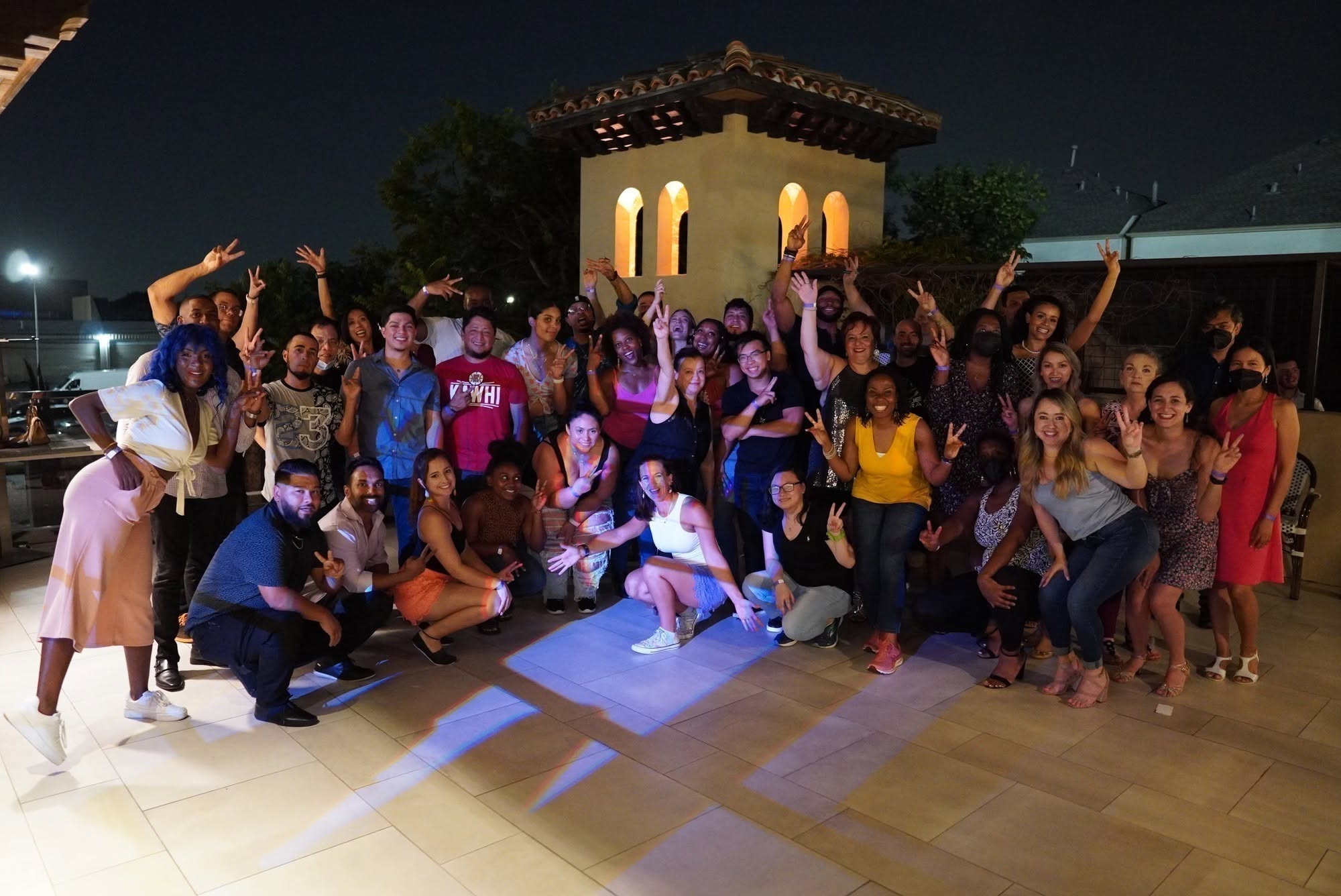 Affiche de Salsa & Bachata Under the Stars. Rooftop Party @ Ivy. Sat 09/19